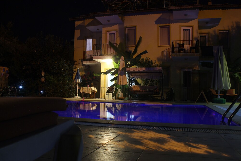 Sarihan Apart Otel 38/48