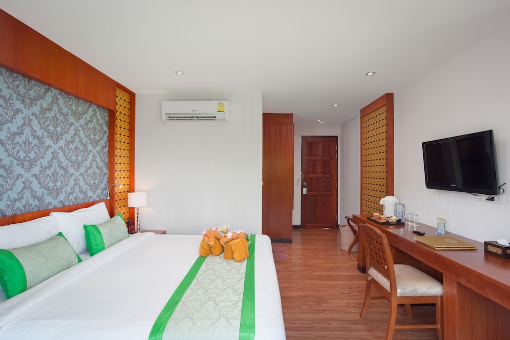 Phi Phi Natural Resort 25/74