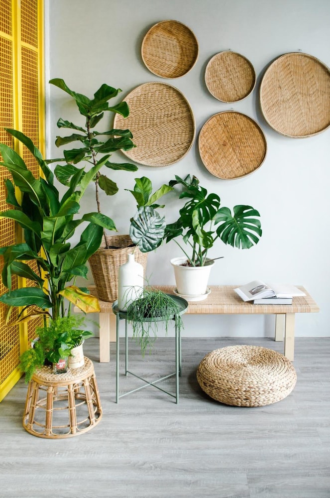 Whereder Poshtel 34/50