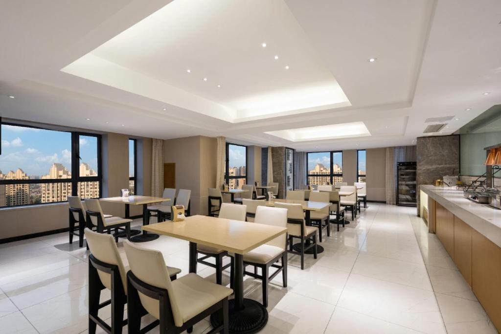 City Comfort Inn Jingzhou Wanda Plaza 35/42