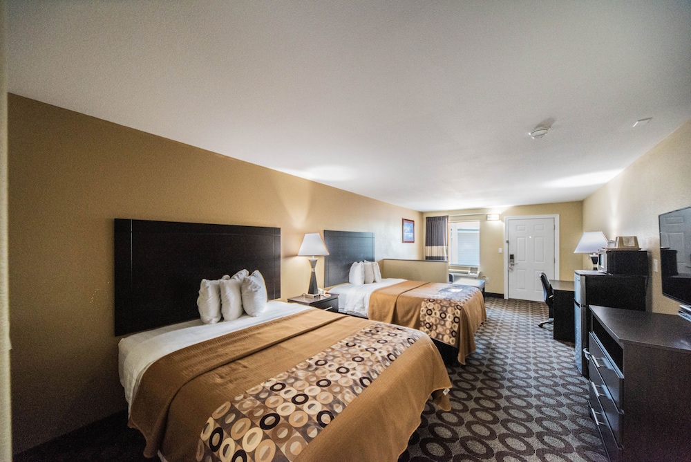 Relax Inn &amp; Suites 39/82