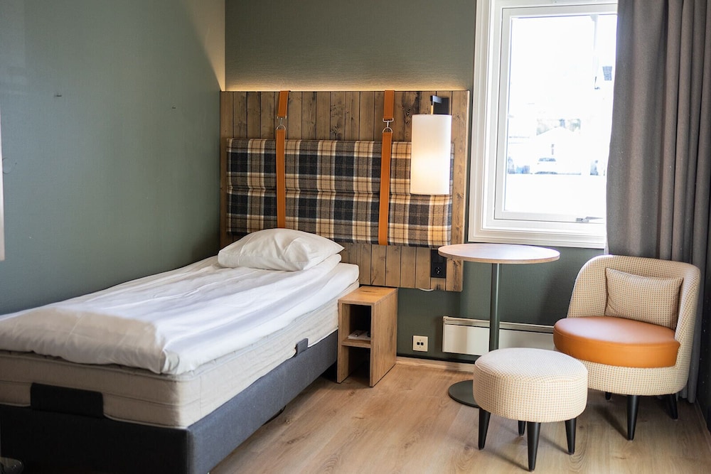 Scandic Svolvaer 12/50