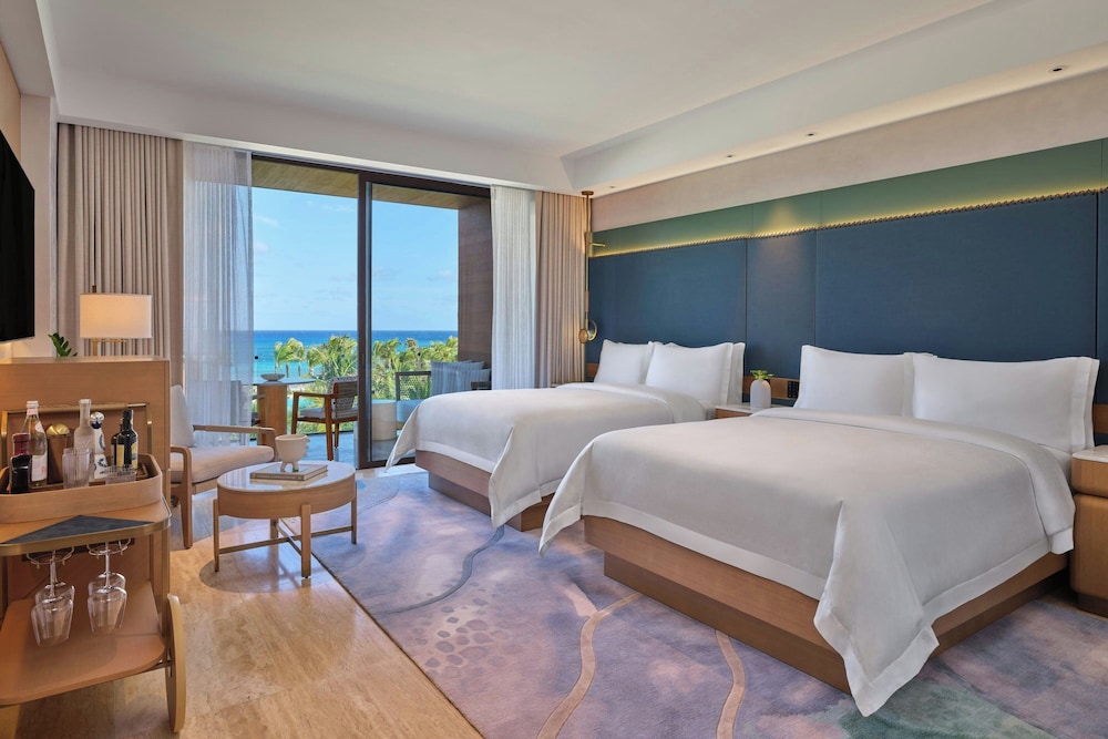 Grand, 2 Queen Beds, Ocean View, Balcony