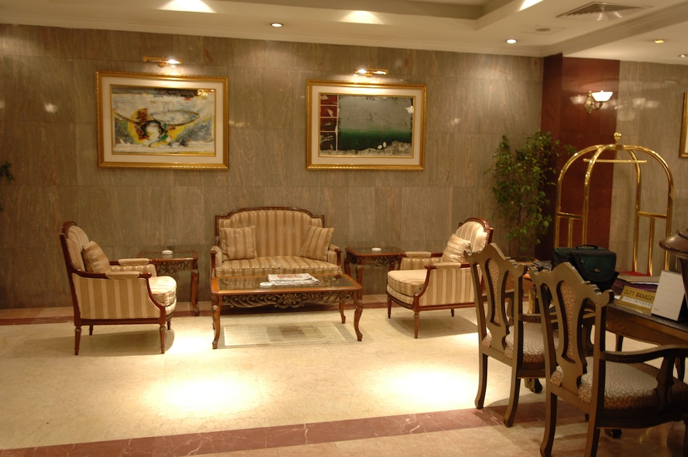 Hotel Sarina 63/77