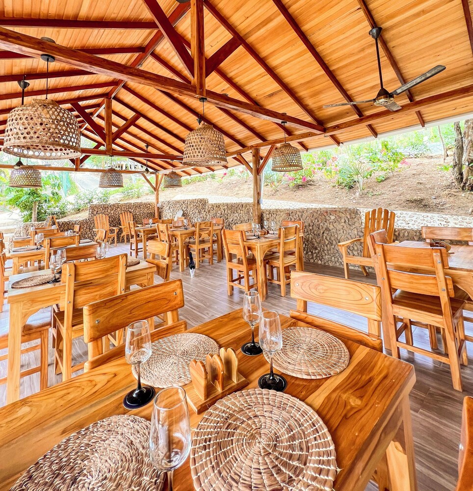 Eco Hotel Summer Usiacuri 24/47