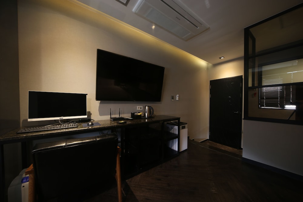 Brown Dot Hotel Beom il 16/30
