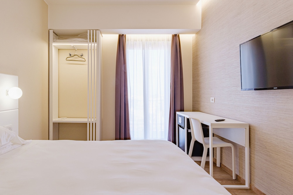 Boston Hotel Bari 18/40