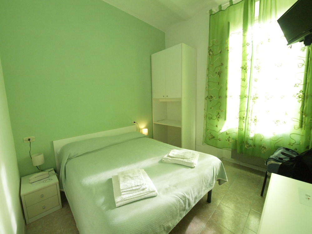 STANDARD, DOUBLE OR TWIN BED