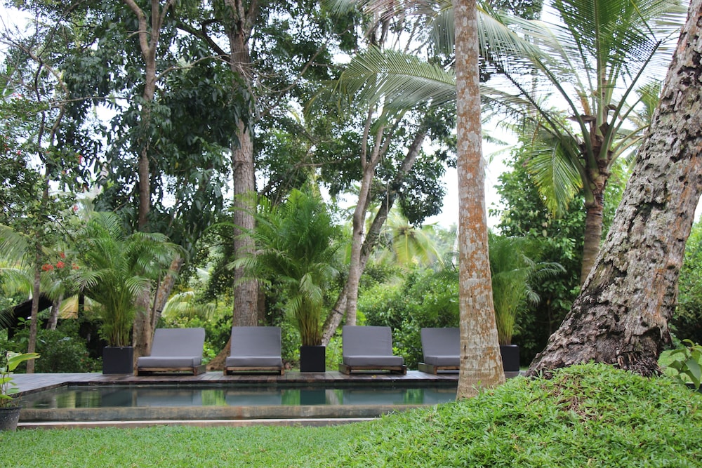 Kaju Green Eco Lodges 35/50