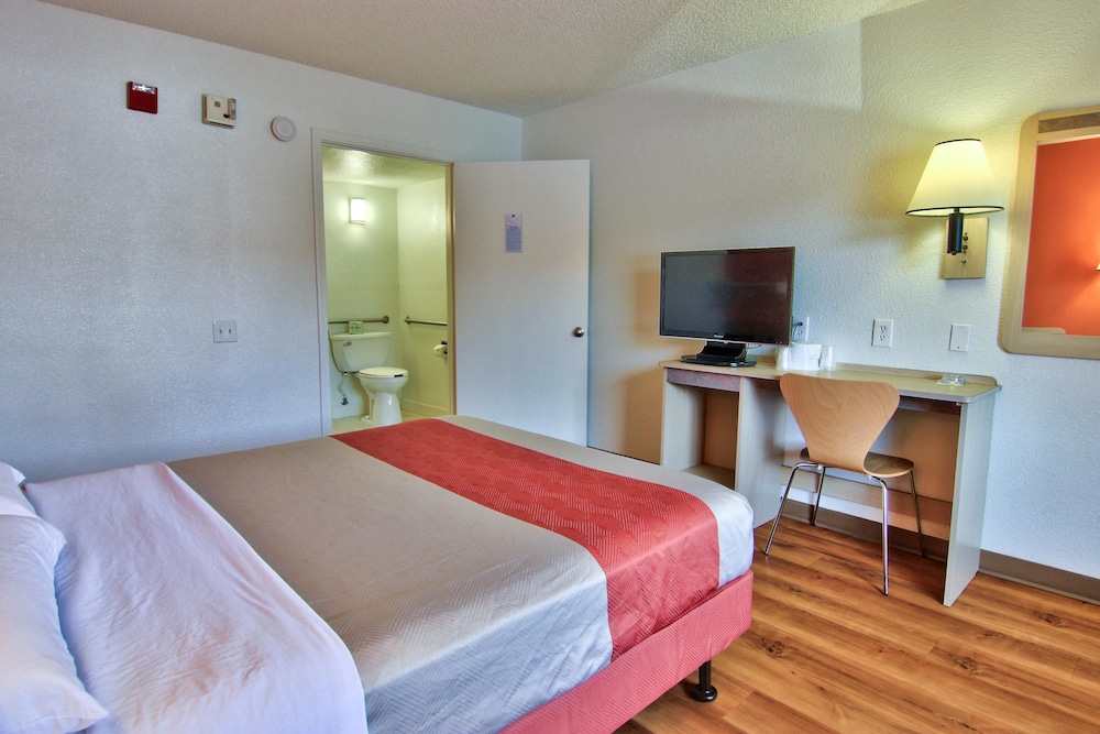 Motel6 West Sacramento, CA 20/60