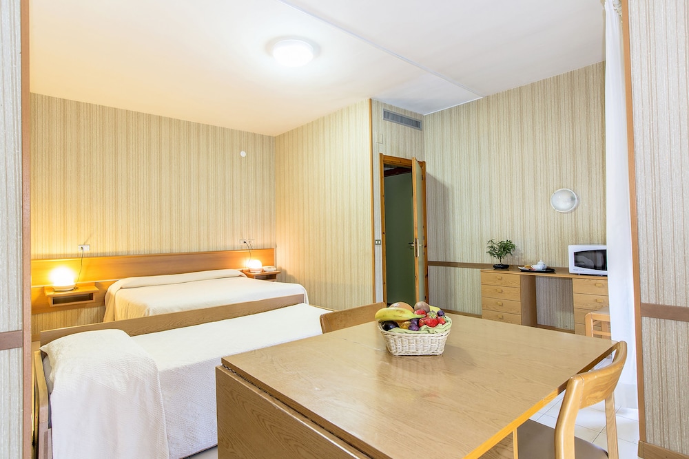Hotel Residence Ulivi E Palme 59/71