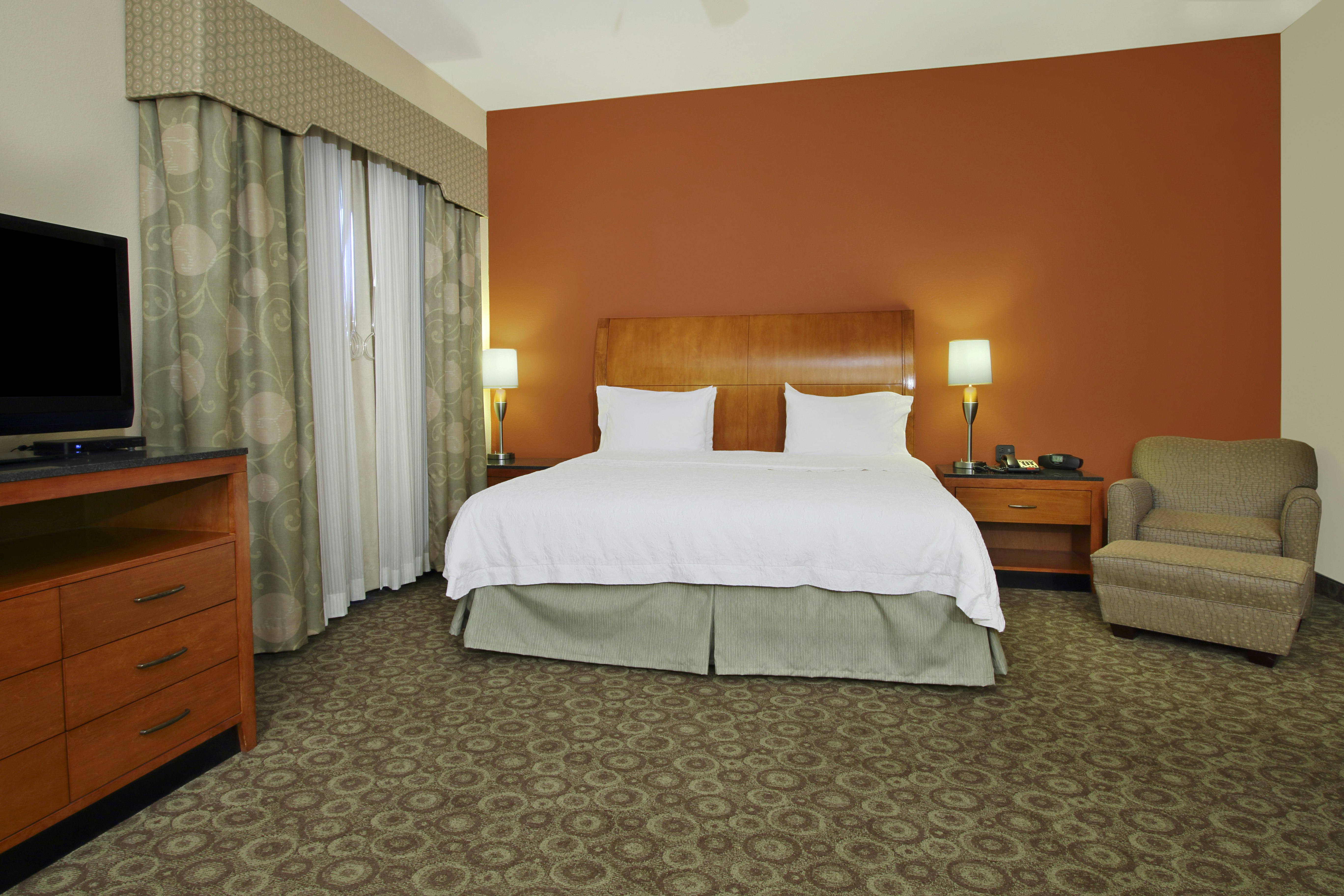 Suite, King Bed, Accessible