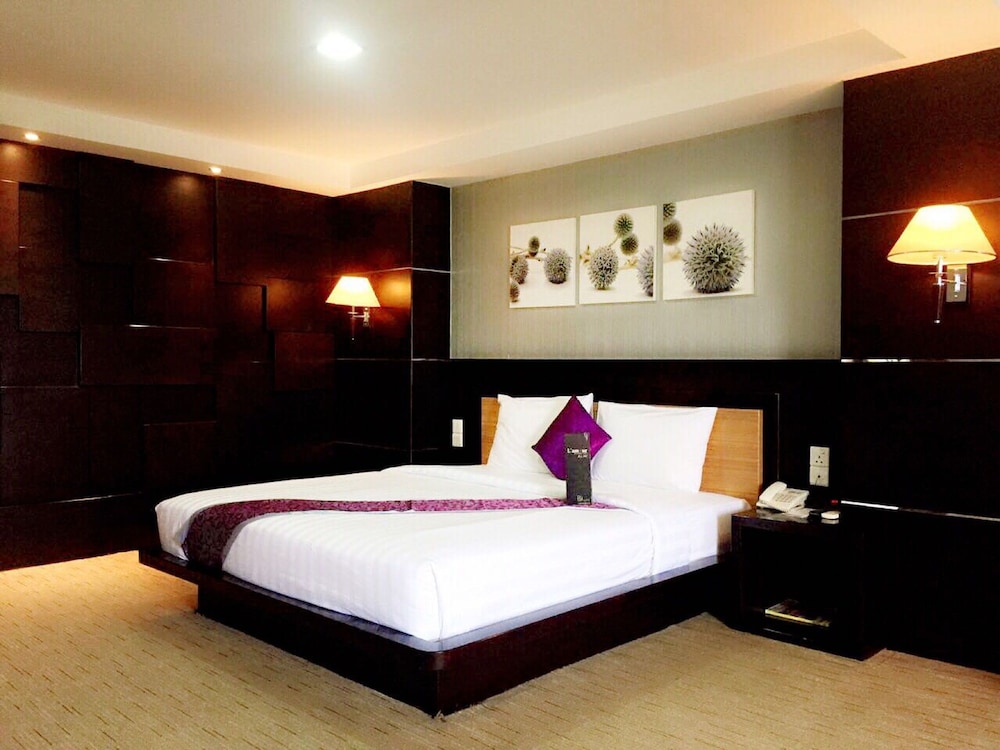 89 Hotel 49/86