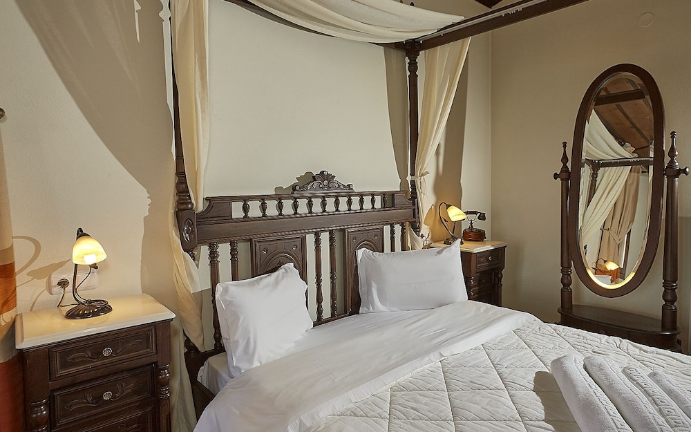 Atrapos Hotel 11/50