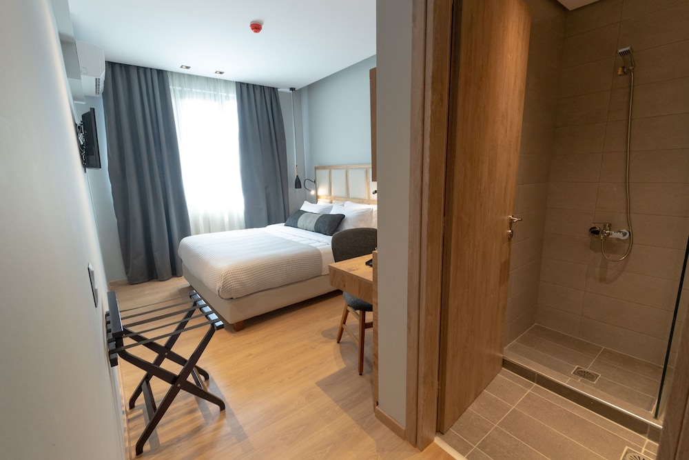 Grand Port Suites Thessaloniki 25/26