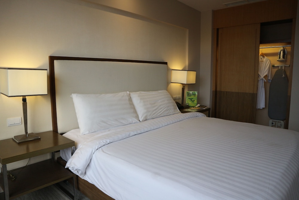 Garden Orchid Hotel 11/62