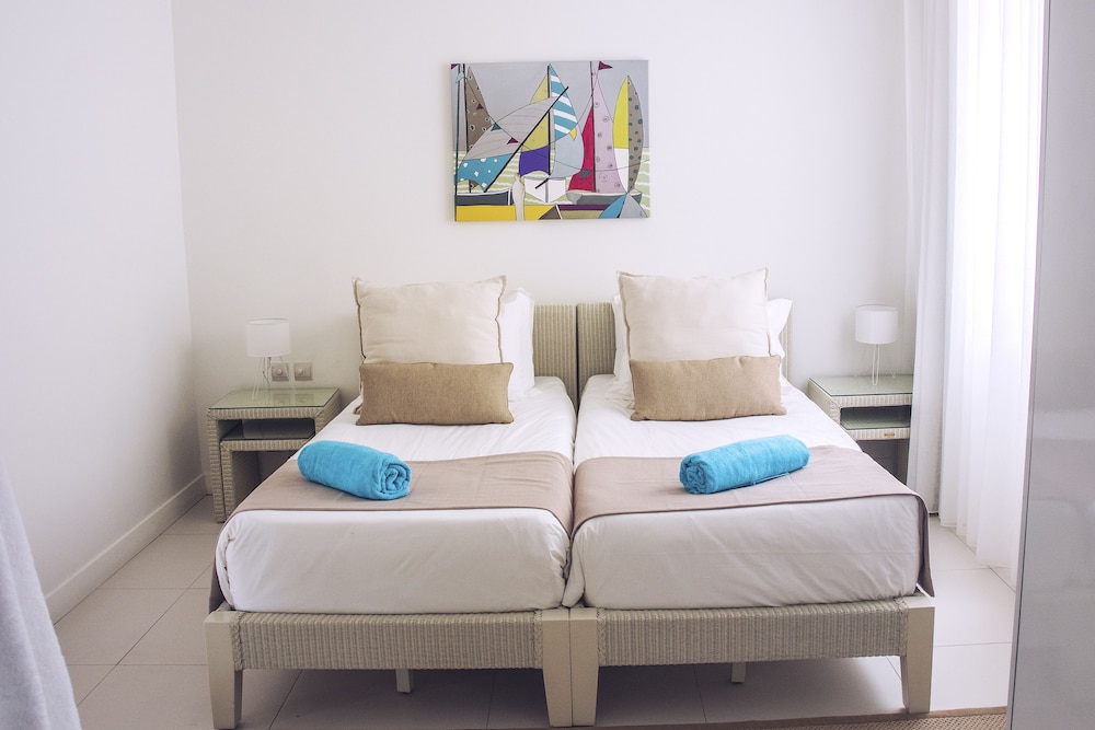 West Island by Horizon Holidays 35/76