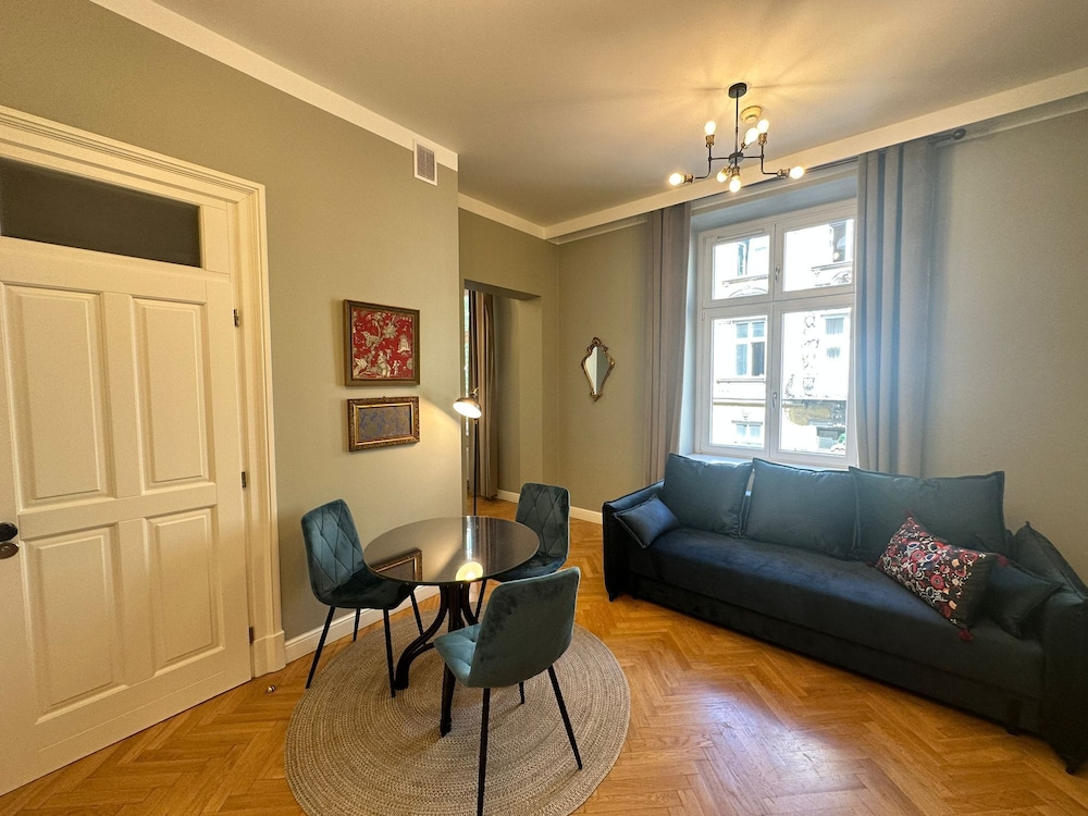 Antique Apartments Old Town 49/79