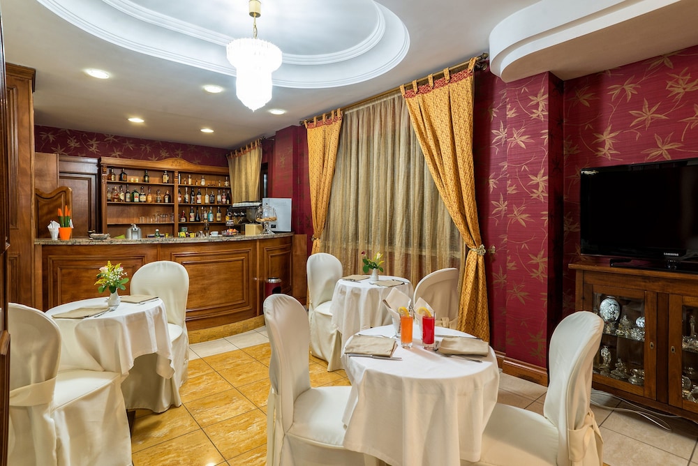 HOTEL RISTORANTE DONATO 46/73