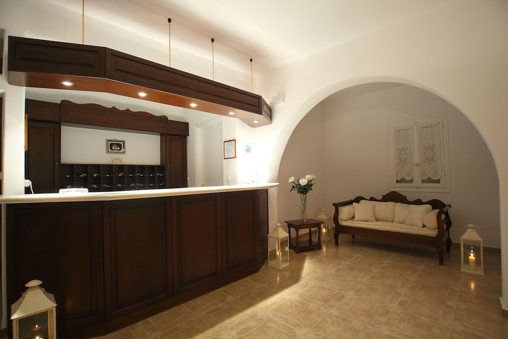 Paros Inn Hotel 8/50