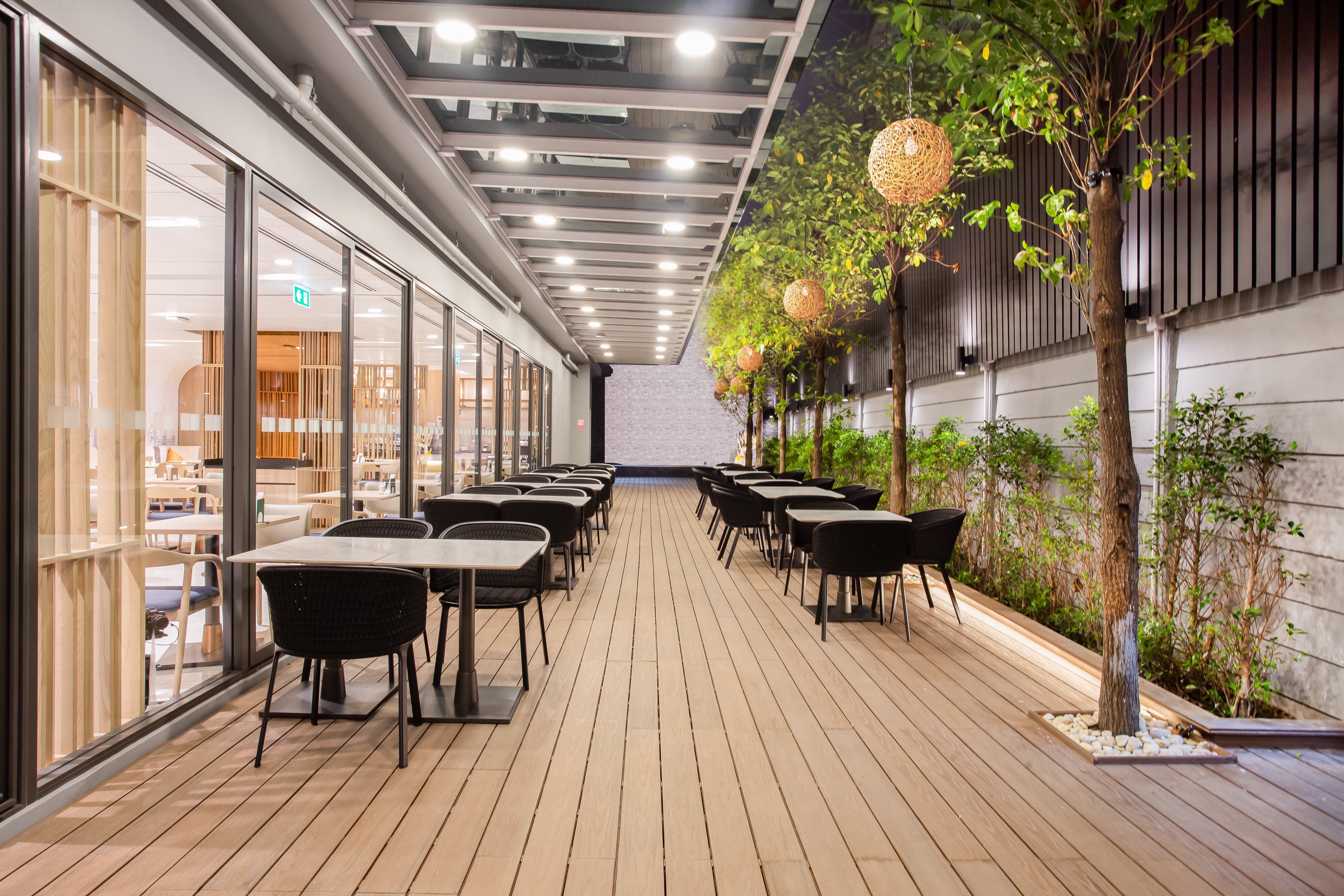 Holiday Inn Express & Suites Bangkok Central Pier 37/38