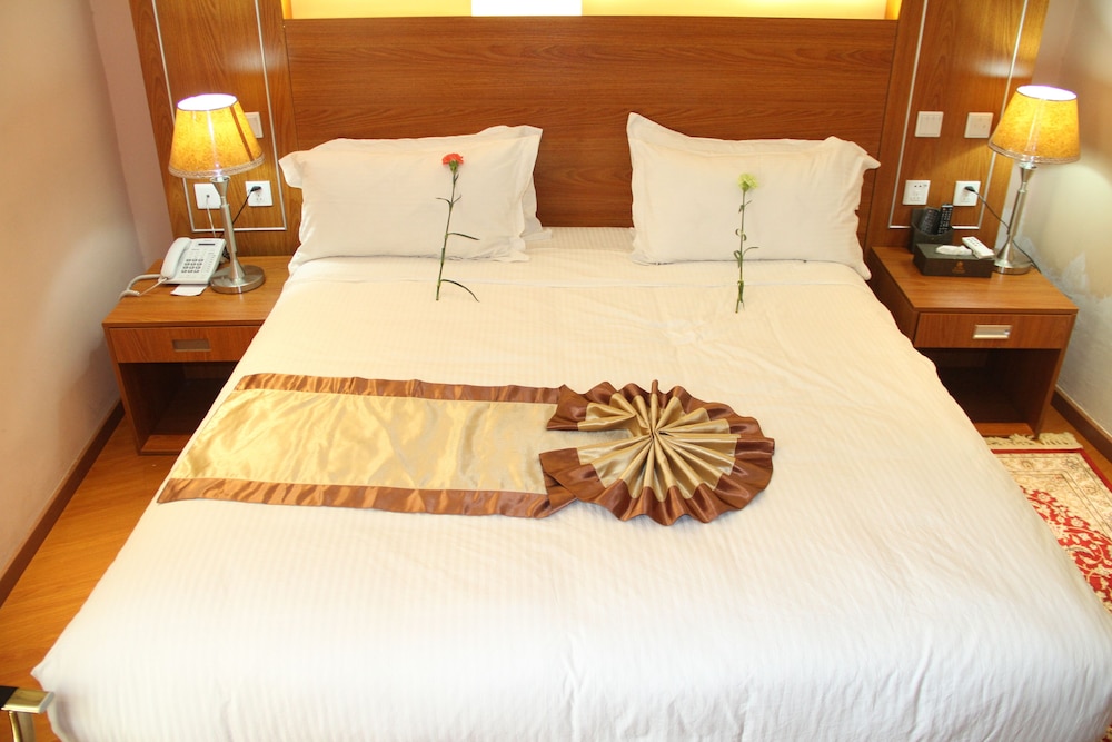 Emmad Furnished Hotel 14/50