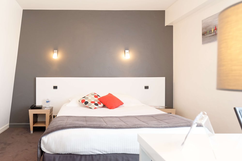 Kyriad Prestige Les Sables D Olonne Plage Centre Des Congres 33/65