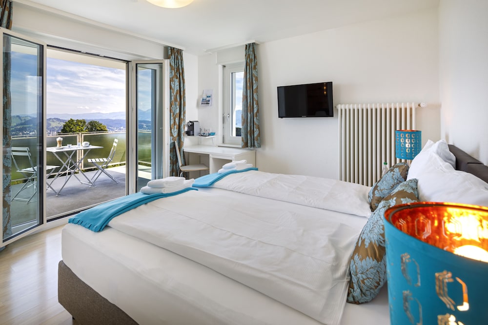 Hotel Sonnenberg 6/33