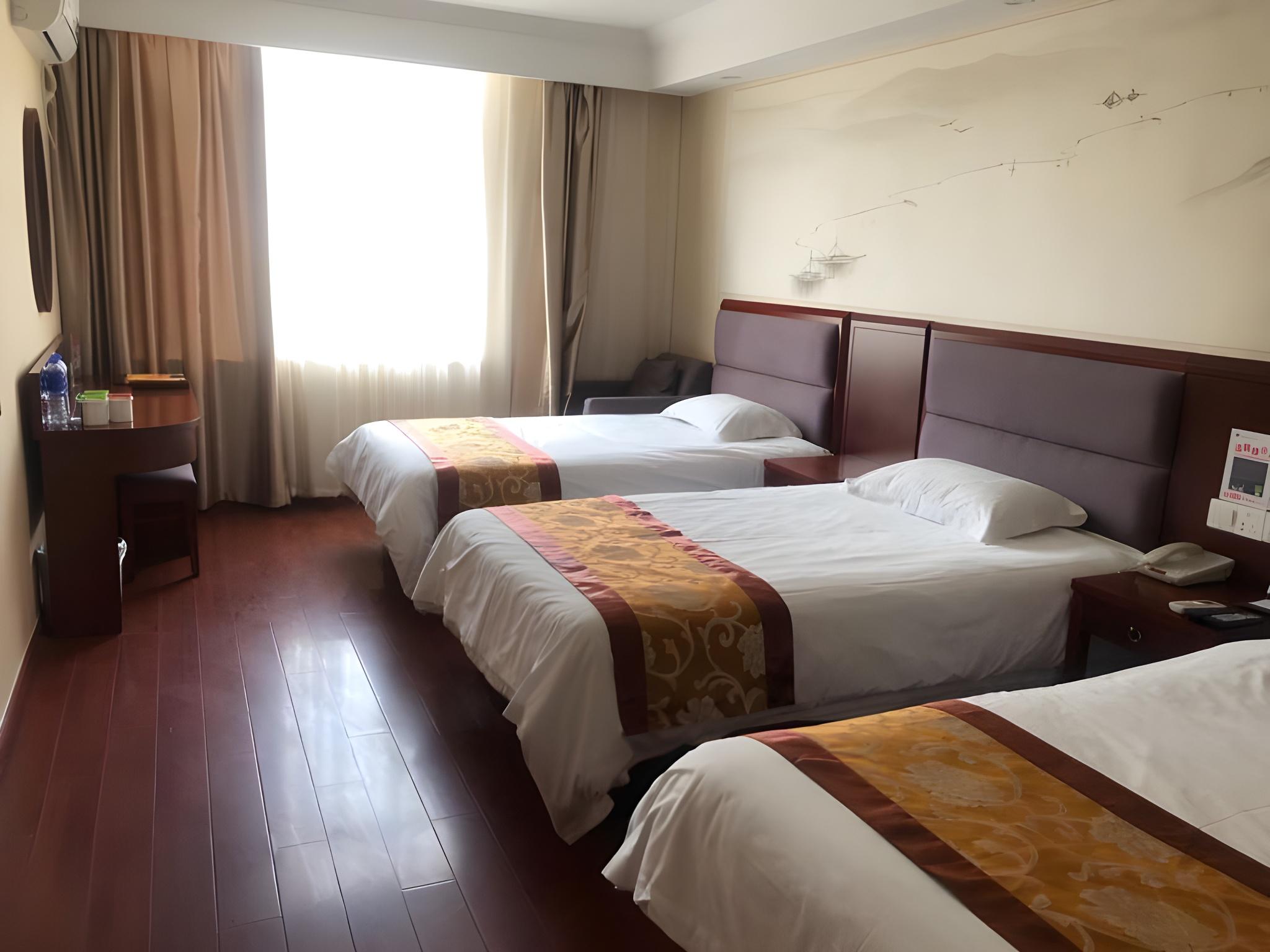 GUEST ROOM, TRIPLE