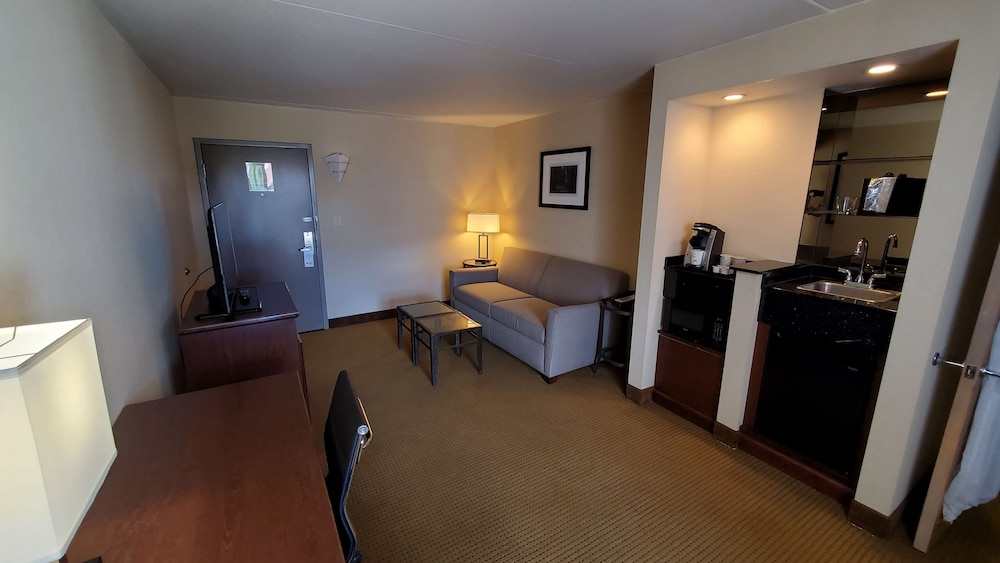 Best Western Plus Coeur D alene Inn 33/41