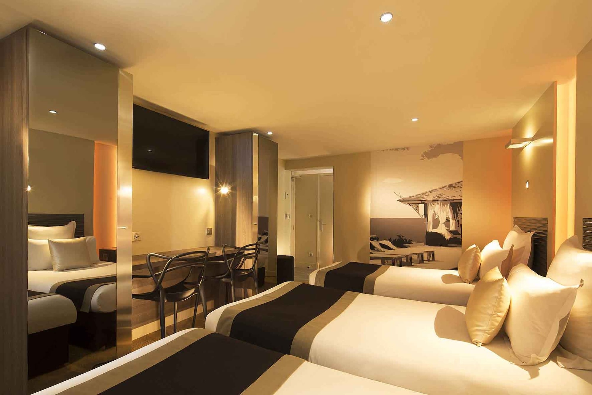 ROOM, TRIPLE