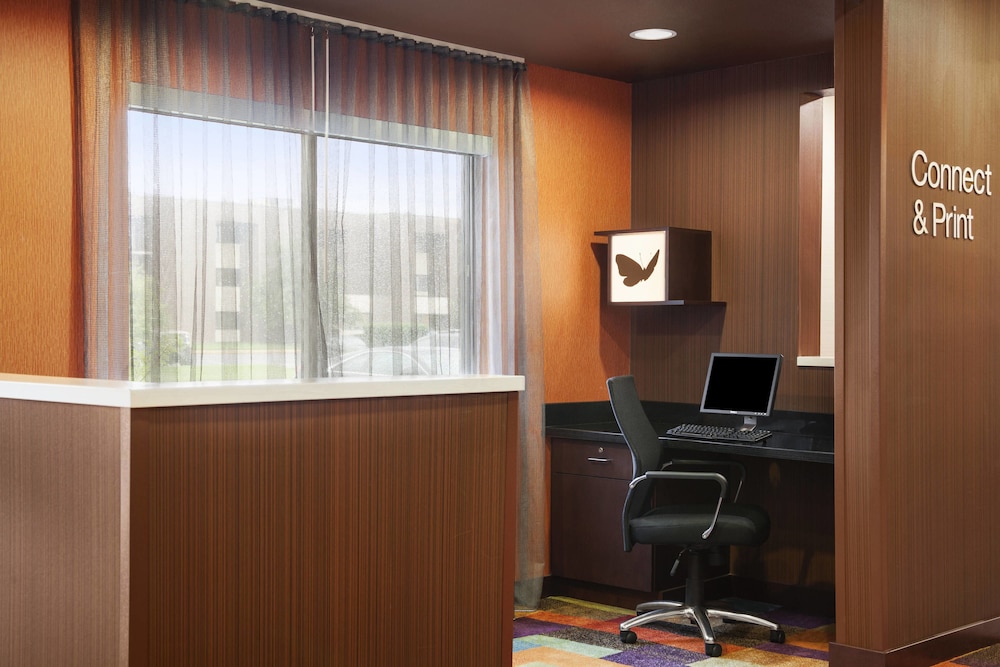Fairfield Inn Suites Lansing West 23/23