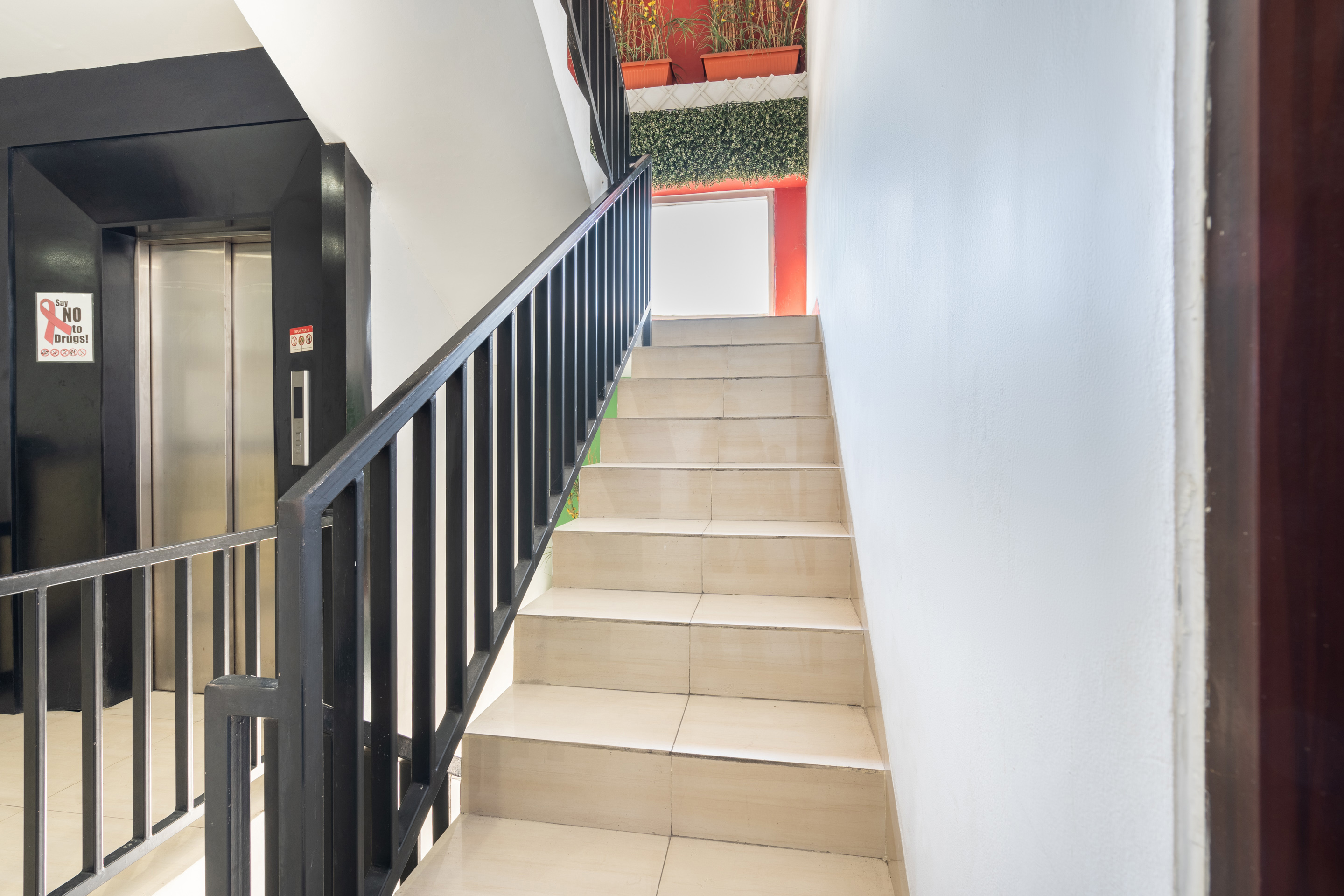 OYO Flagship 91863 Metro House 27/50