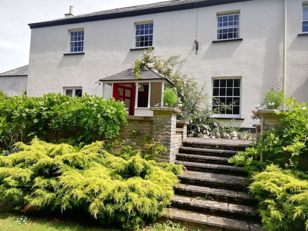 Buckley Farmhouse 26/32