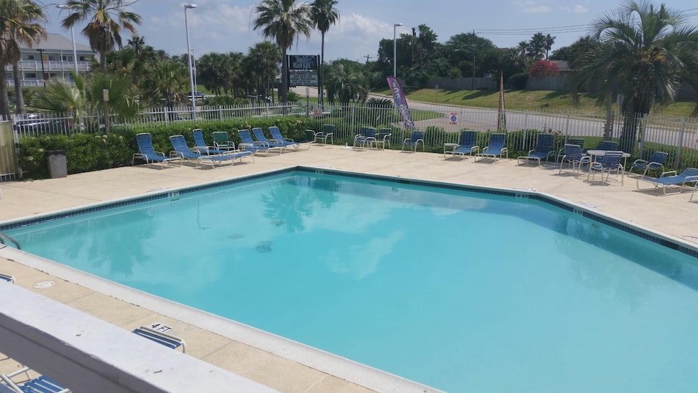 Inn at The Waterpark 35/64