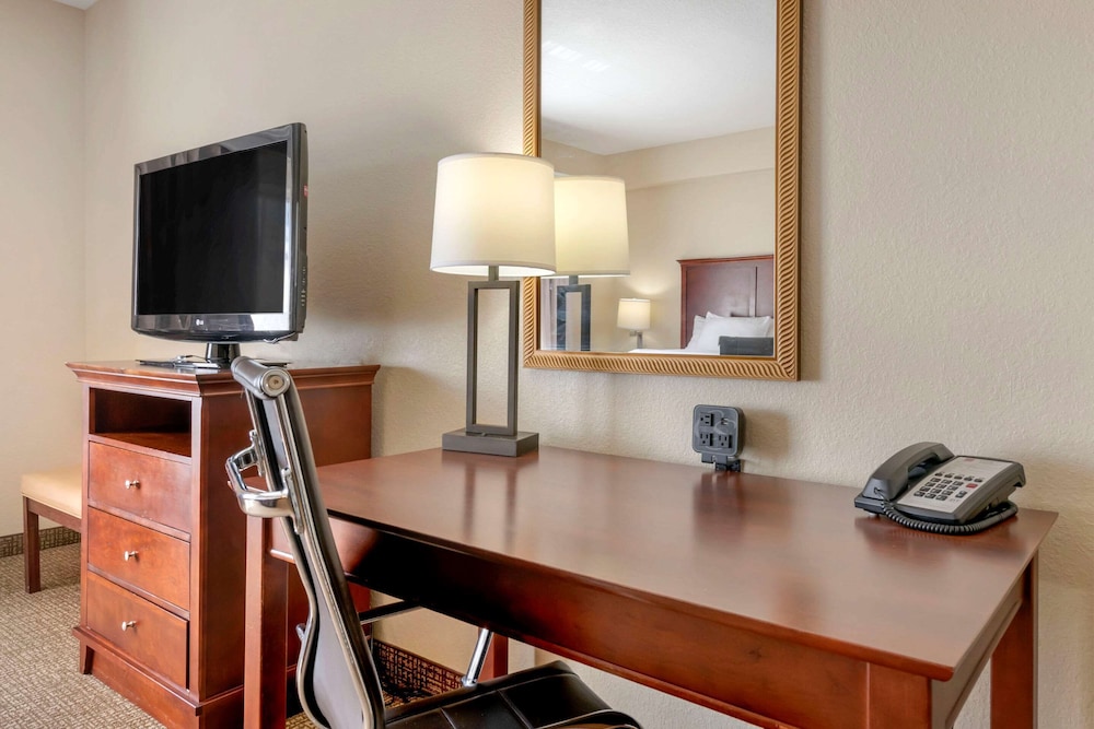 Comfort Suites Ocala - North 28/37