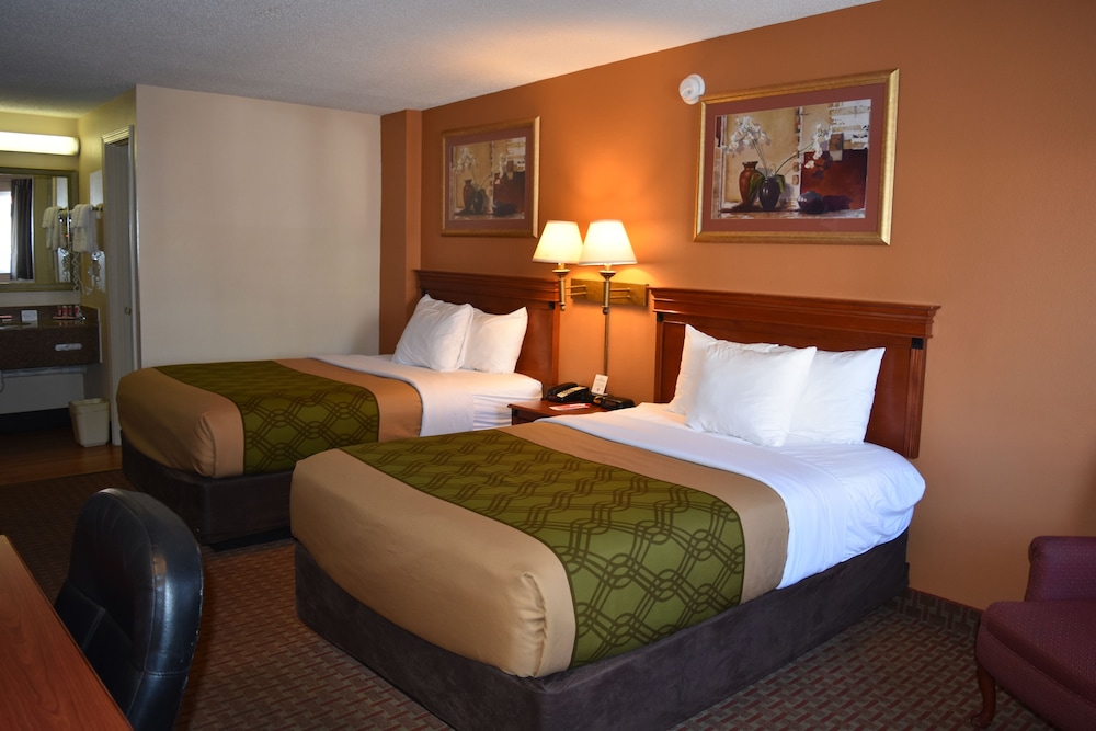 Econo Lodge Louisville Downtown 30/44