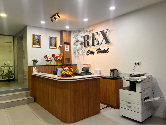 Rex City Hotel 3/10
