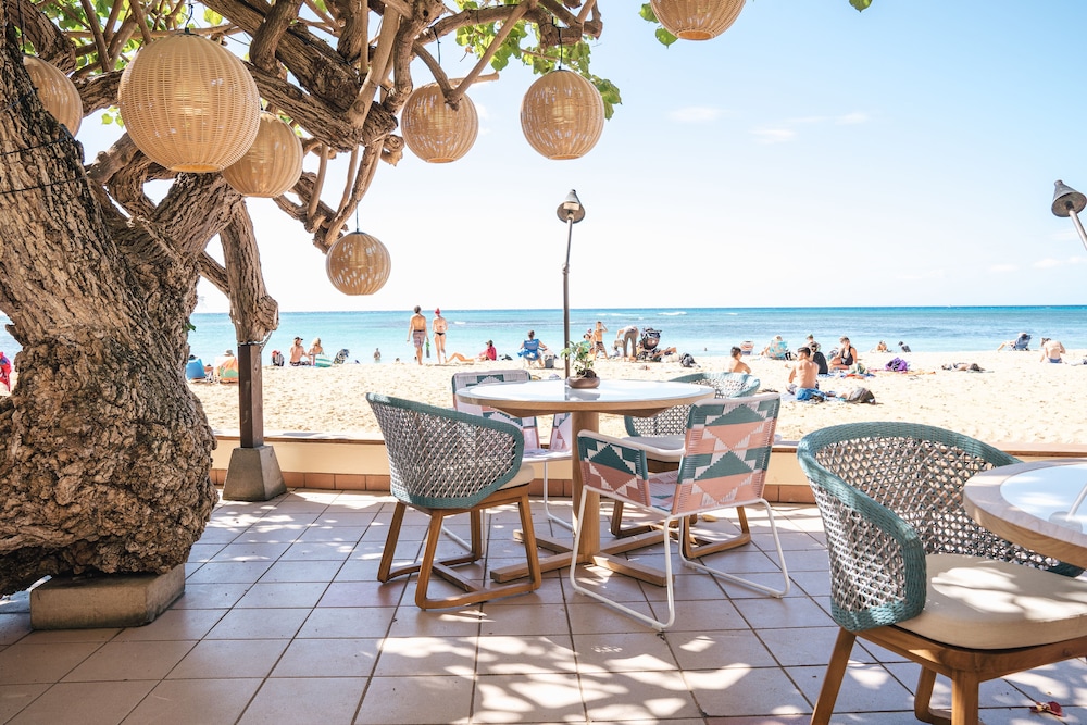 Kaimana Beach Hotel 28/50