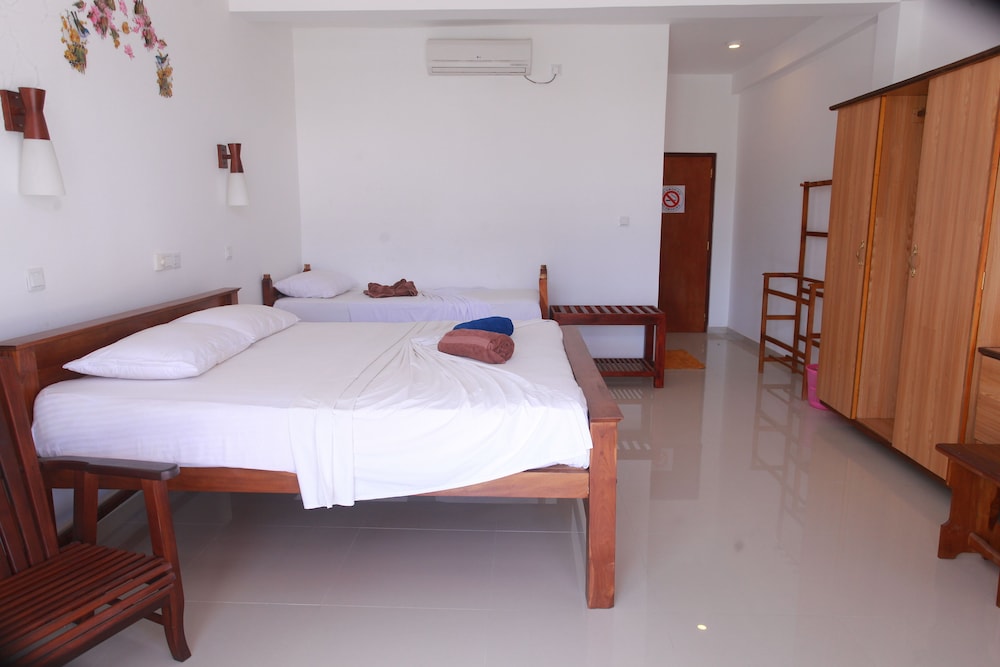 Mirissa Beach Inn 10/50