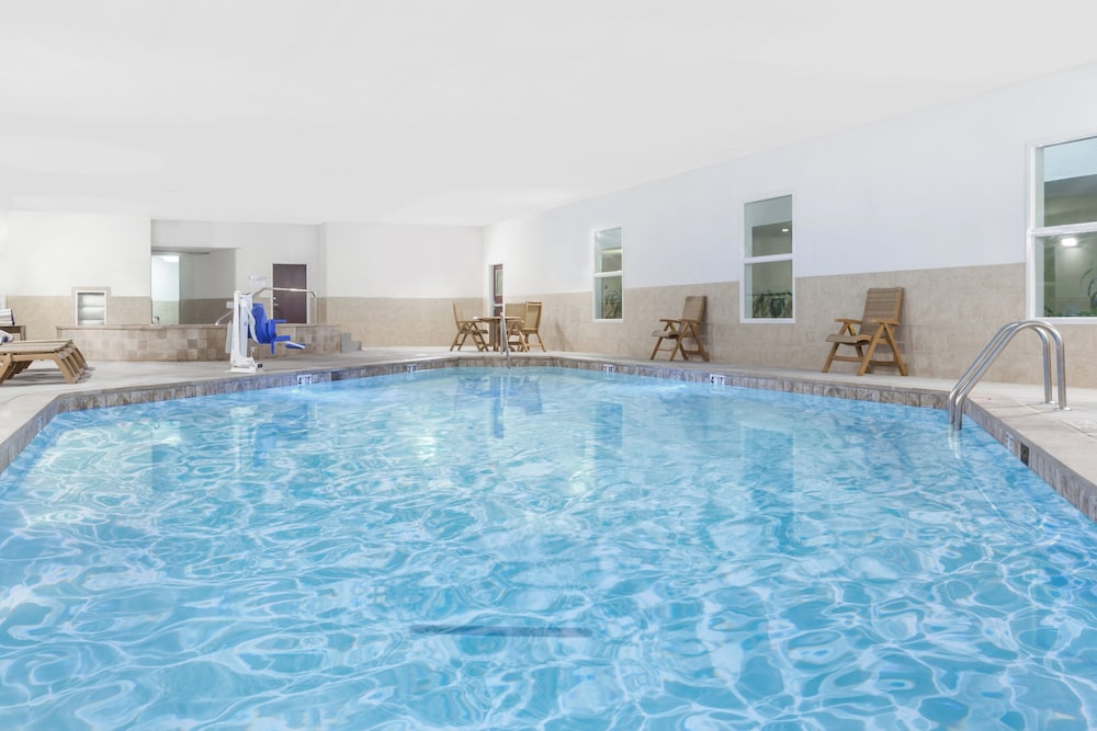 Holiday Inn Hotel And Suites Oklahoma City North 14/32