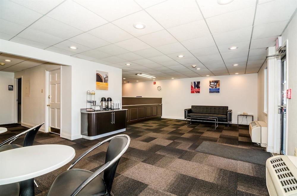 Baymont by Wyndham Newark/Wilmington 10/53