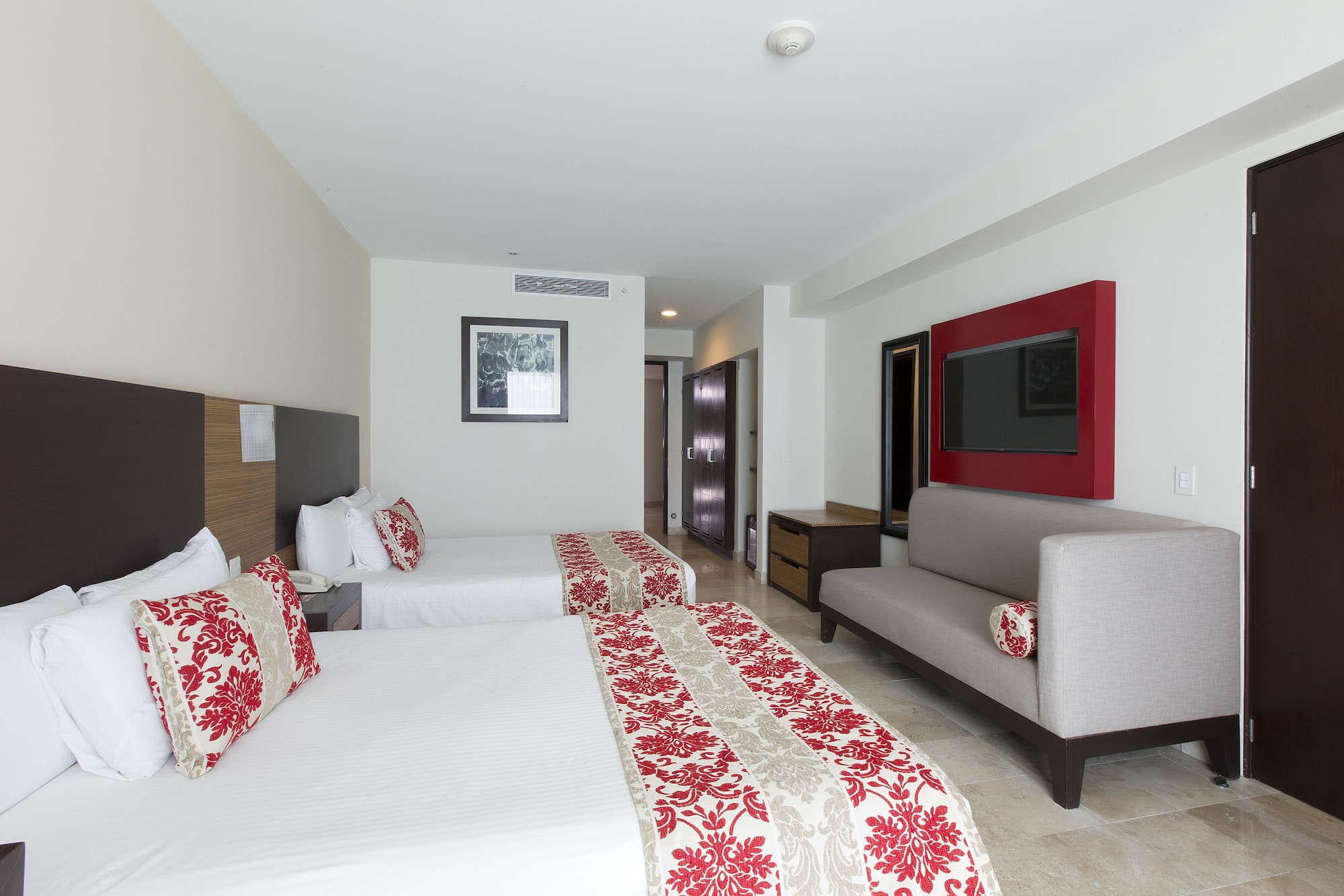 CLUB, 2 DOUBLE BEDS, OCEAN VIEW, BALCONY