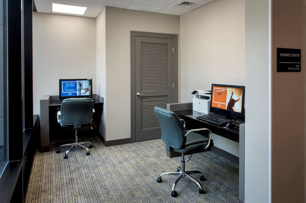 Hampton Inn Middletown 42/48