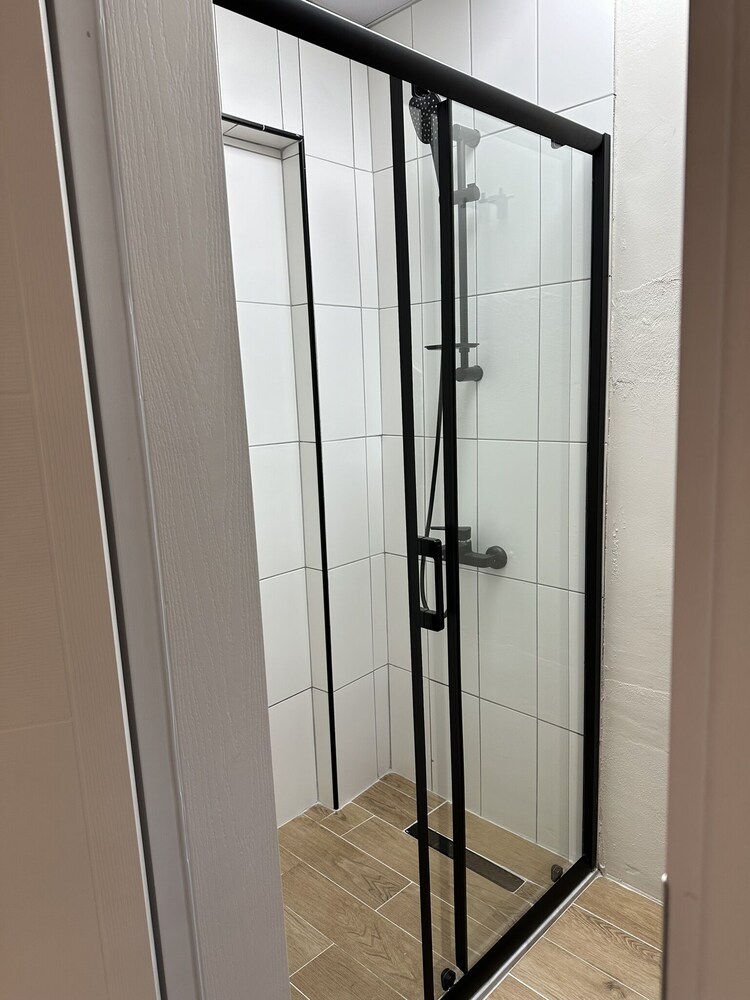 Kingway Suite 24/45
