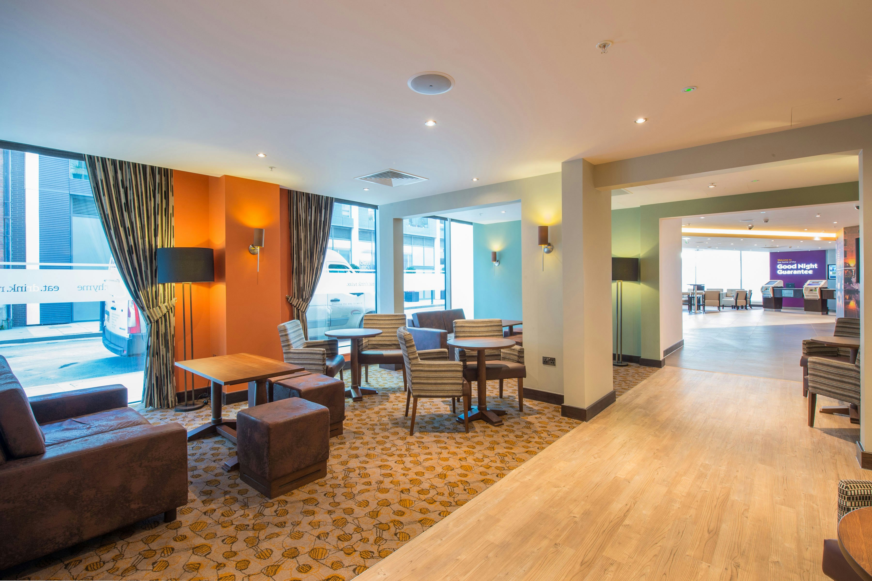 Premier Inn London City Aldgate 24/43