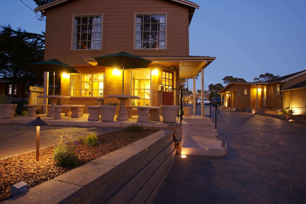 Sunset Inn 2/58