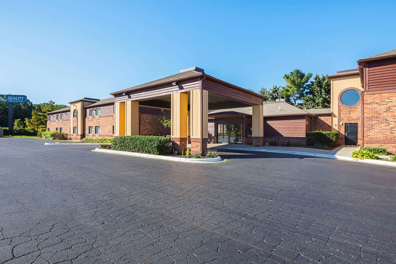 AmericInn by Wyndham Holland MI 12/16