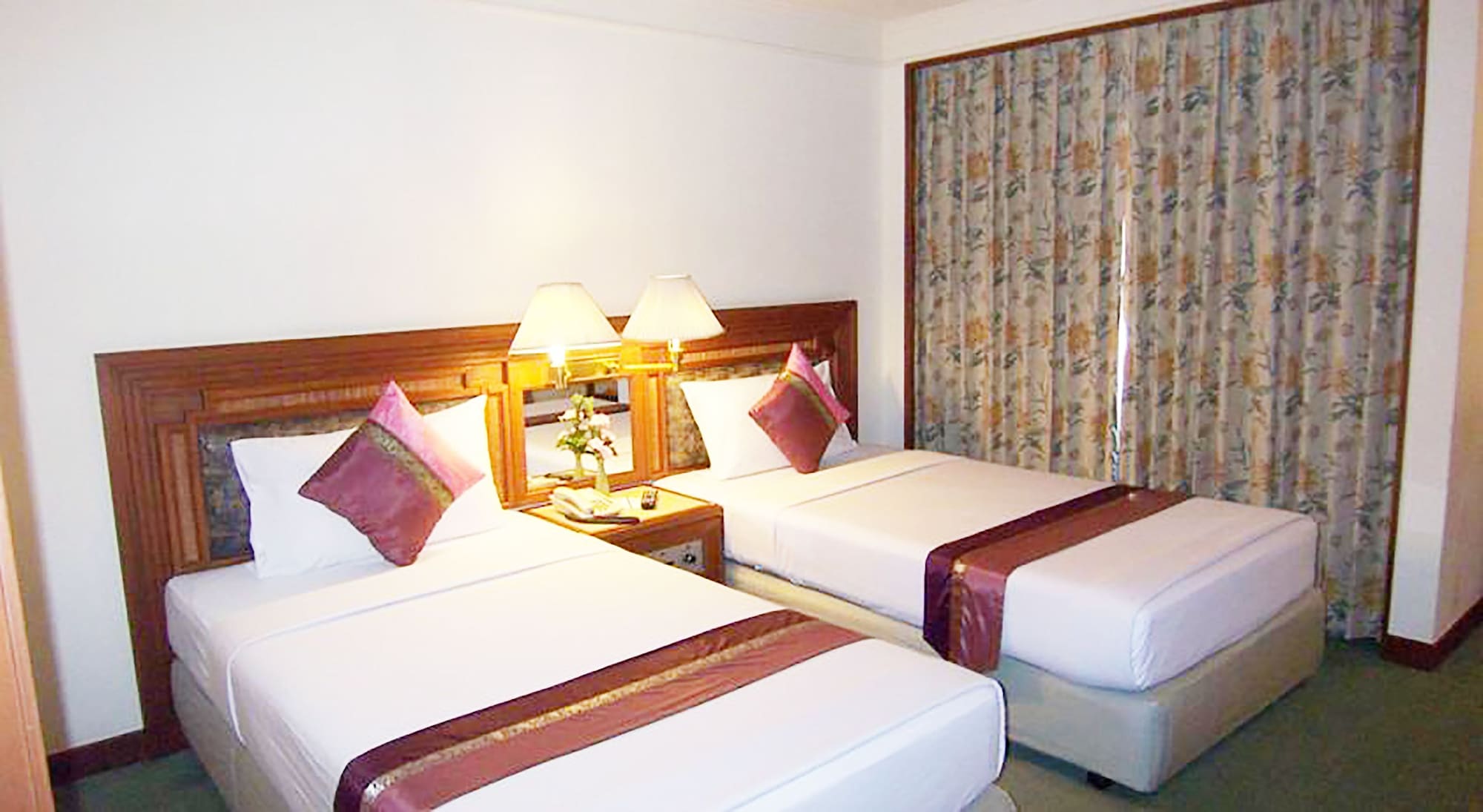 SUPERIOR, TWIN BEDS
