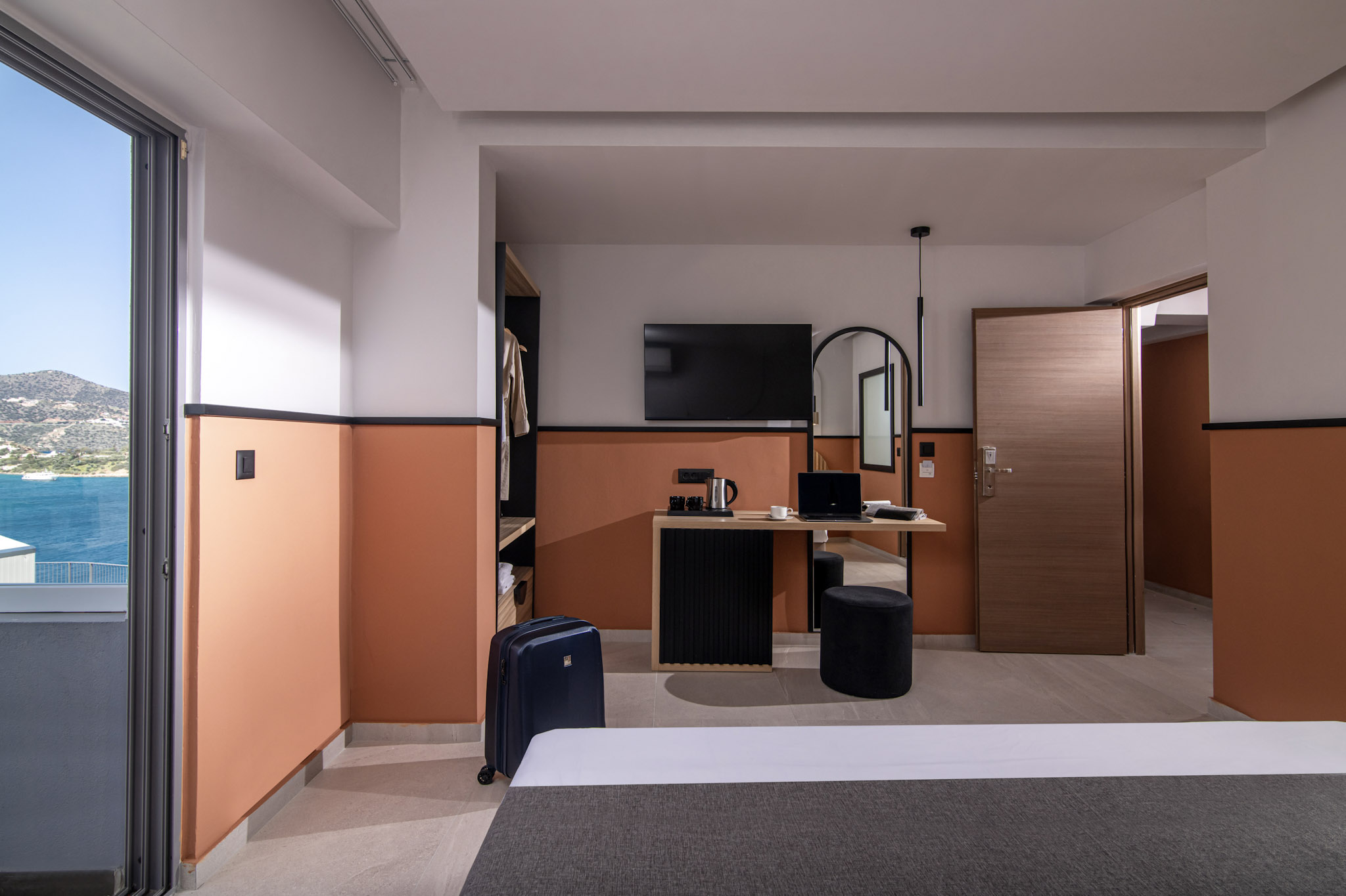 Room, Double Bed, Lateral Side Sea View، Mistral Bay Hotel 5/8